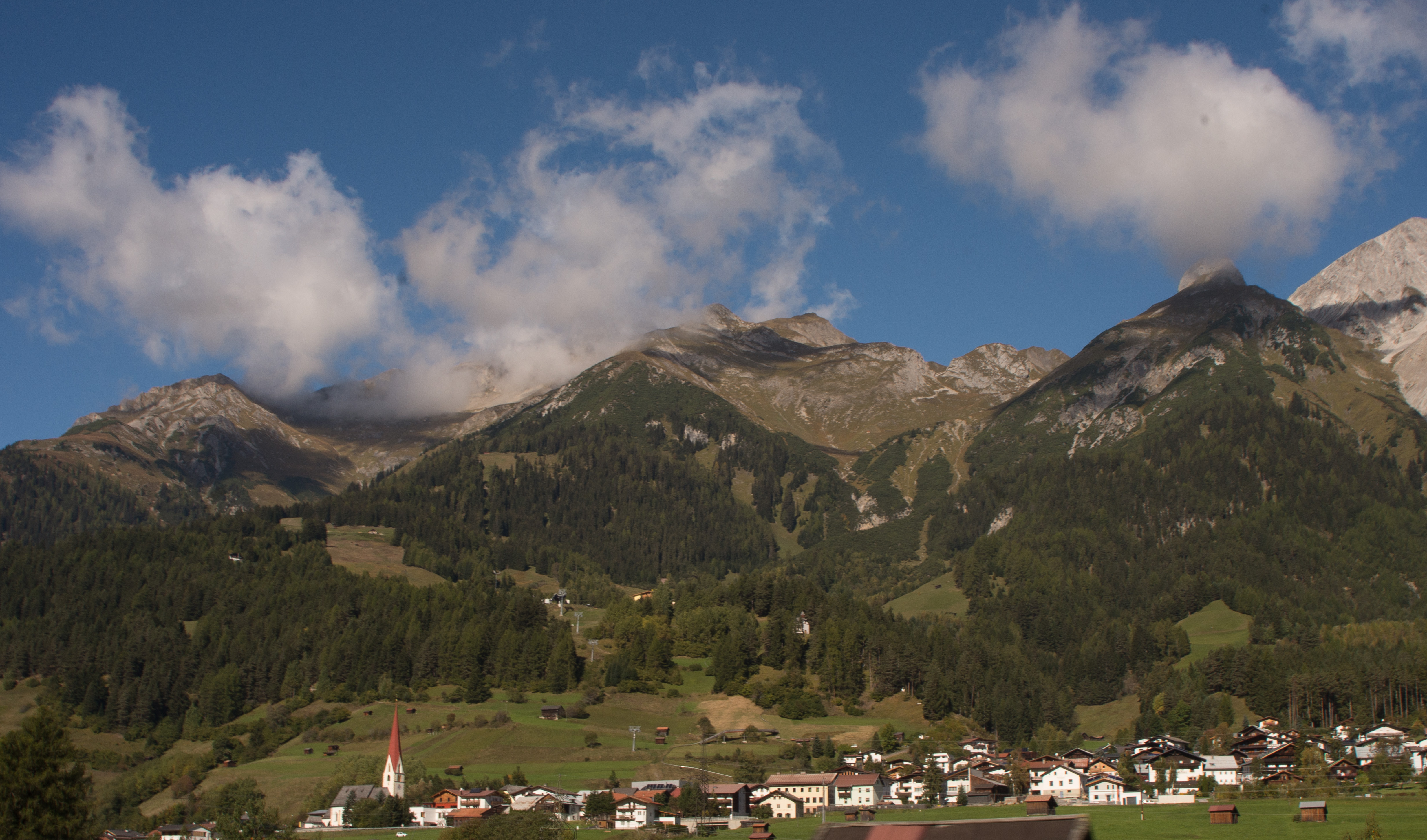 Die Landschaft bei Pettnau am Arlberg