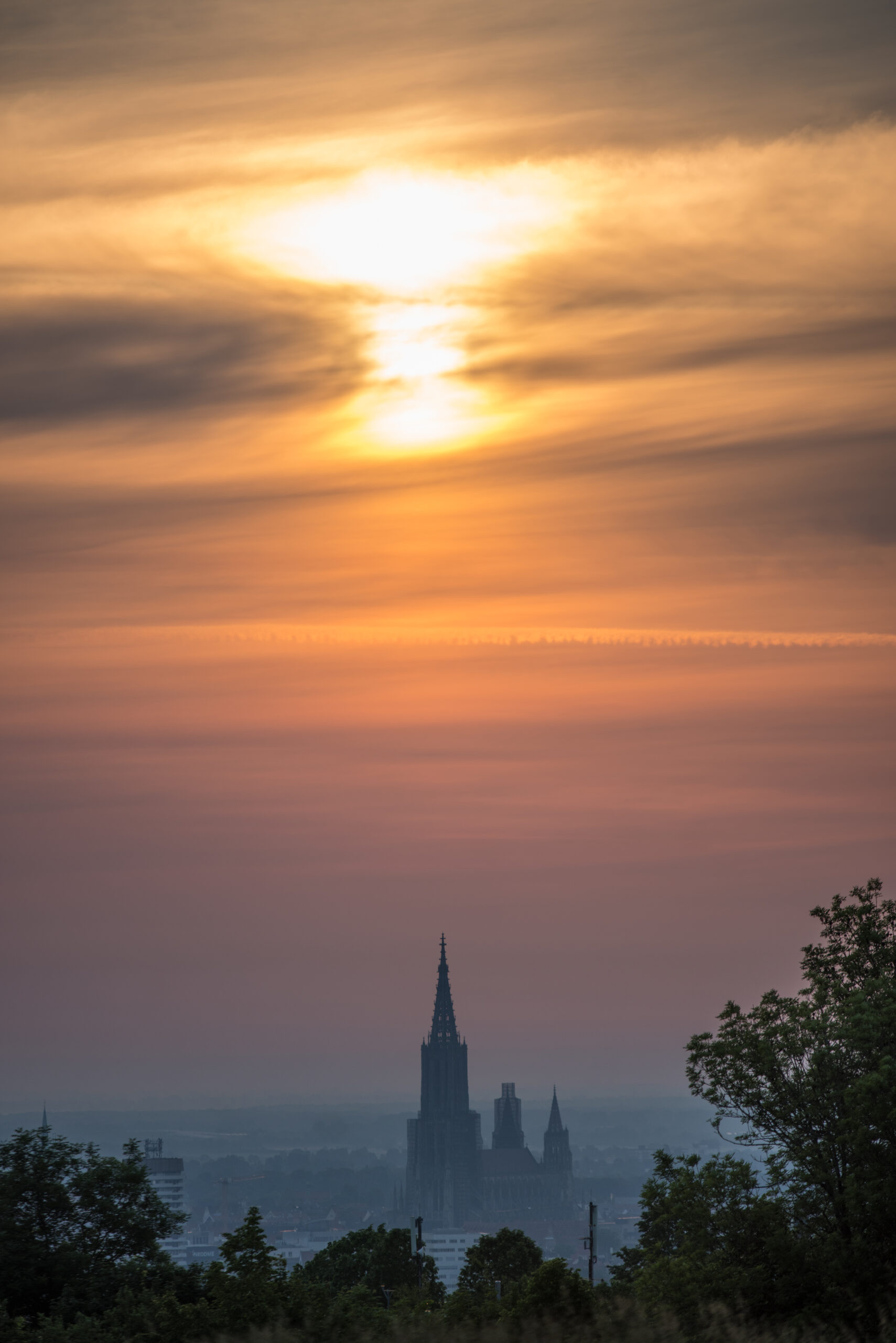 Ulmer Münster am Morgen bei Sonnenaufgang